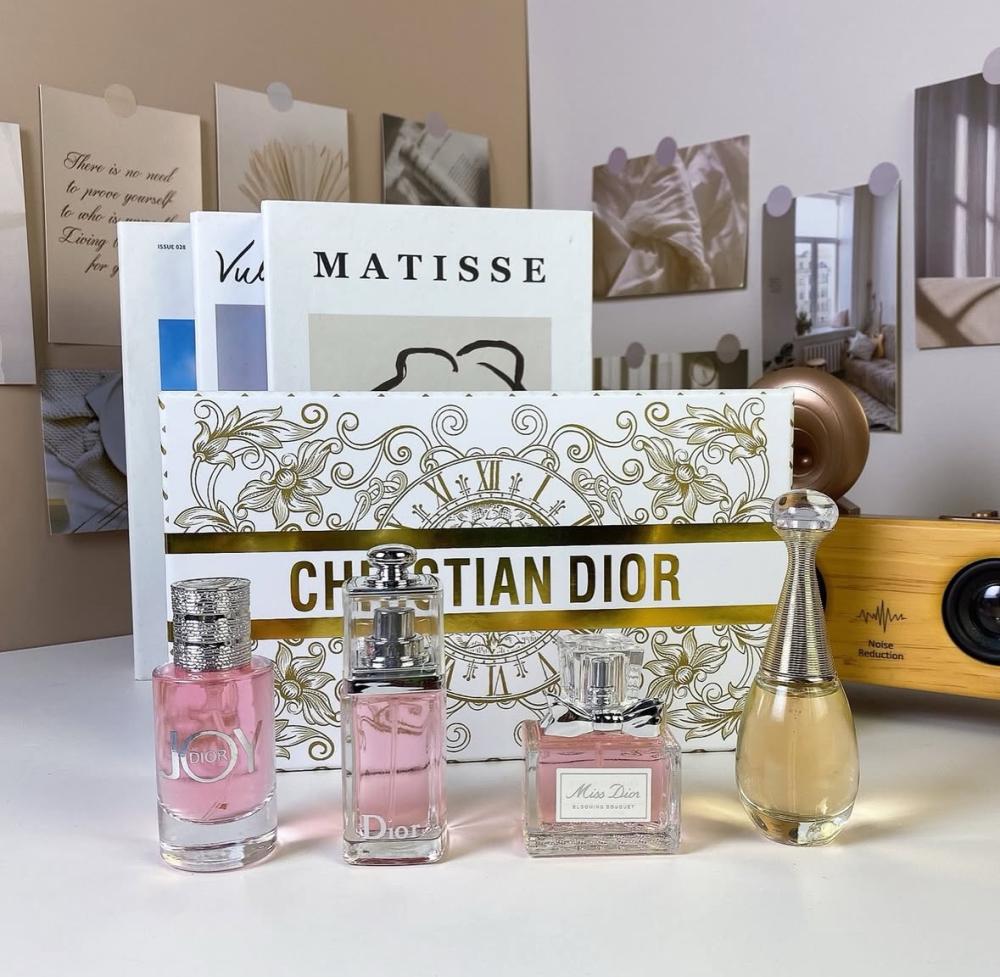 Coffret Parfum Dior Femme – J’adore, Miss Dior, Addict & Joy 4 × 30 ml