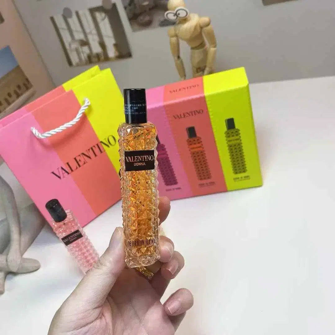 Valentino
BORN IN ROMA DONNA
Discovery Trio 3x15ml Gift Set