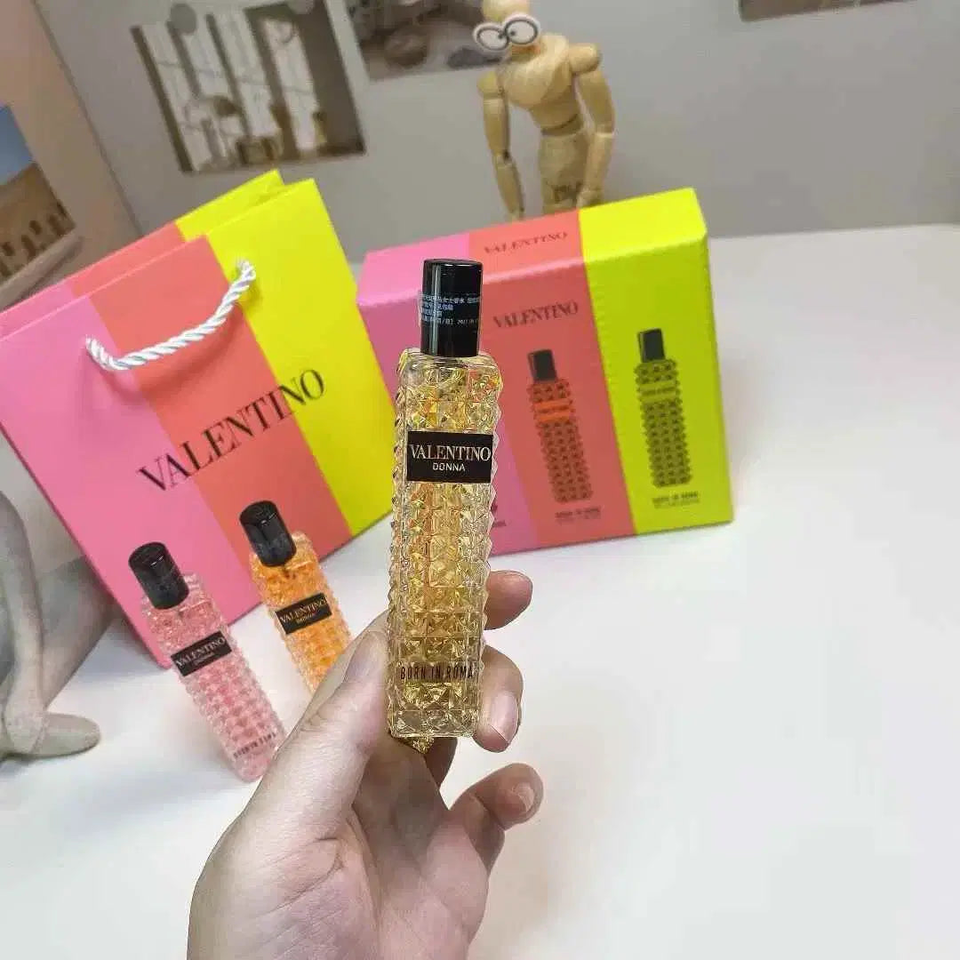 Valentino
BORN IN ROMA DONNA
Discovery Trio 3x15ml Gift Set